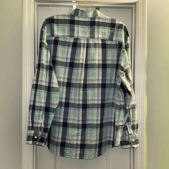IZOD Saltwater Relaxed Classics Long Sleeve Button Down Shirt - Picture 4 of 5
